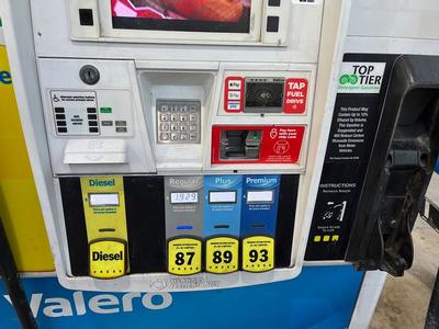 Surprised Conroe Drivers Encounter $2 Gas Opportunity