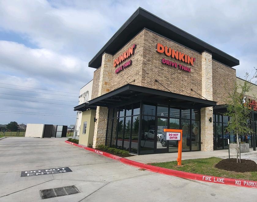 Dunkin’ celebrates new next generation restaurant in Conroe with free coffee for a year giveaways