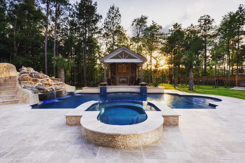 It’s the perfect time to enhance your backyard with Thompson Custom Pools