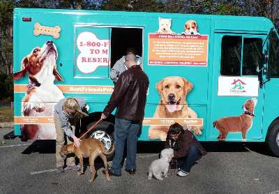 Treat truck brings free cookies, ice cream to area dogs