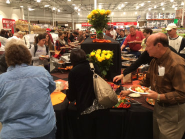 Costco previewed by approximately 5,000