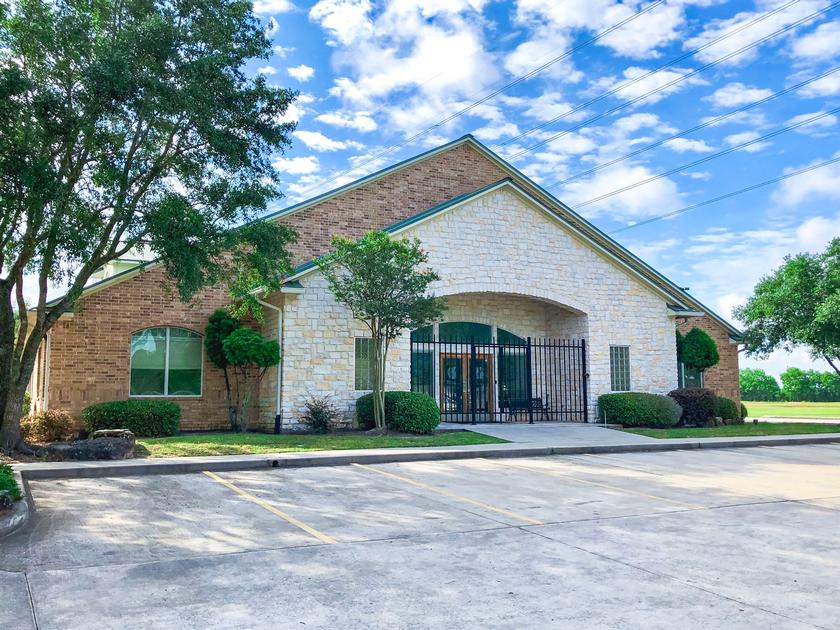 The J. Beard Real Estate Company facilitates the sale  of a 10,000 s.f. office building on 9.5 acres in Tomball