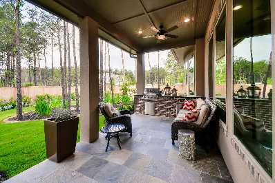 Plantation Homes offers outdoor kitchen in Harper's Preserve