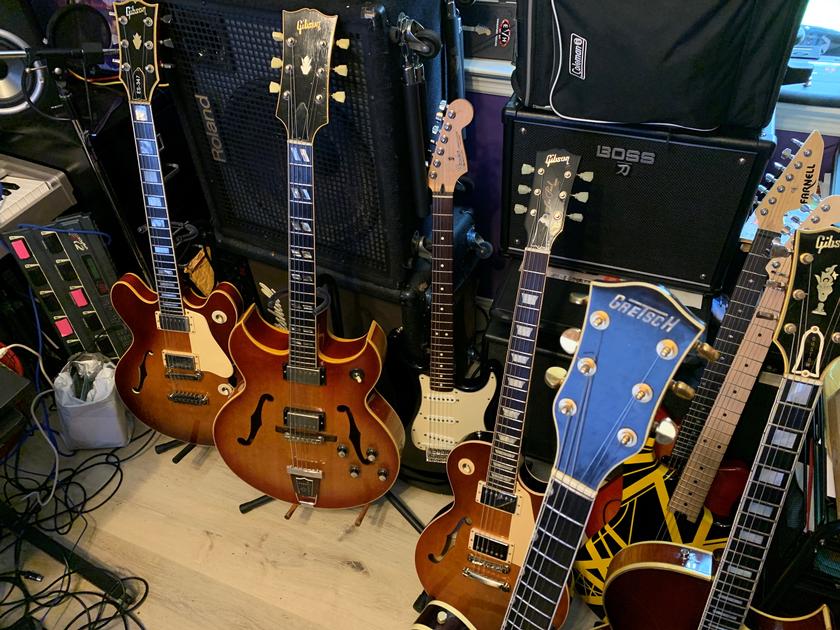 Guitar center woodlands sale
