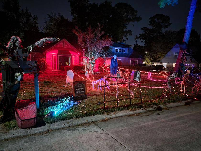 The City of Shenandoah Civic Club’s Halloween Parade brought out some decorations to die for