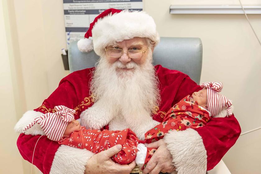 Santa Claus Provides Houston Methodist The Woodlands NICU With Holiday Surprise