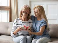 5 Holiday Gift Ideas For Elderly Parents