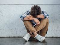 Doomscrolling, Anxiety and Sleep: How to Break the Cycle