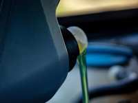 Synthetic Oil vs. Conventional Oil: A Comprehensive Guide to Making the Right Choice