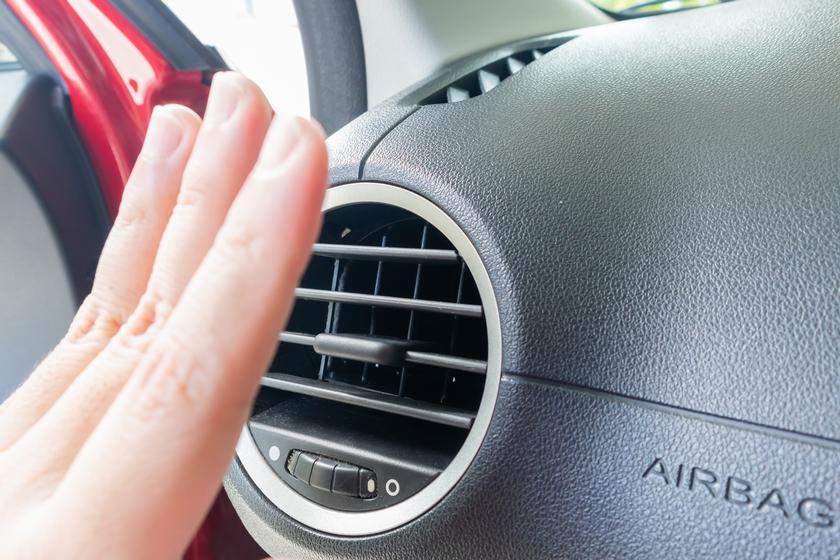 4 Common Signs That Your Vehicle Has AC Problems