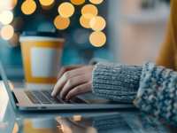 Outsourcing v. Insourcing Your Business Blog