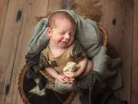 The Key Elements for a Beautiful Studio Newborn Session in Houston