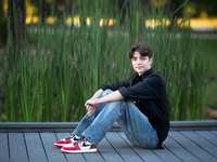 How Soon Should You Book Your Senior Photo Session?