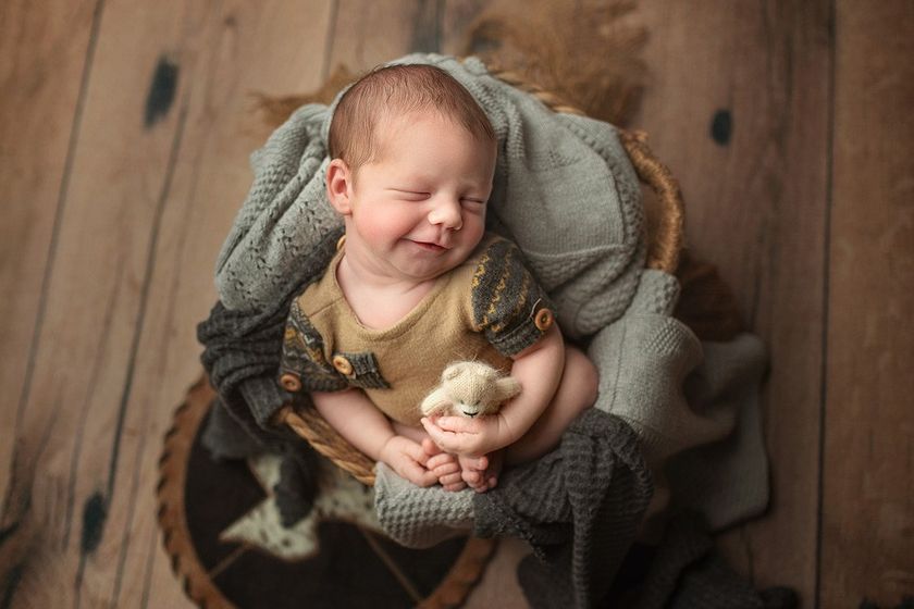 The Key Elements for a Beautiful Studio Newborn Session in Houston