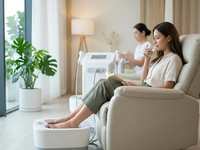 Why Does Summer Travel Cause Leg Swelling?