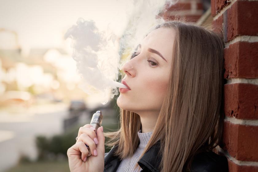 The Risks of Smoking and Vaping