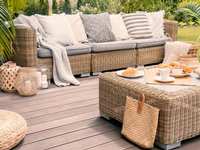 Why A Built-In Deck Bench Is A Good Idea