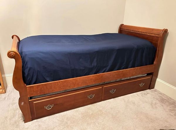 bed set, sleigh bed, twin bed, trundle, dresser