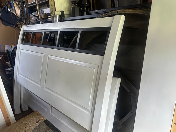 Queen bed white headboard