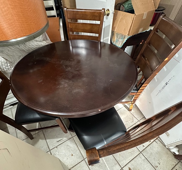 Round pedestal table wood 4 chairs