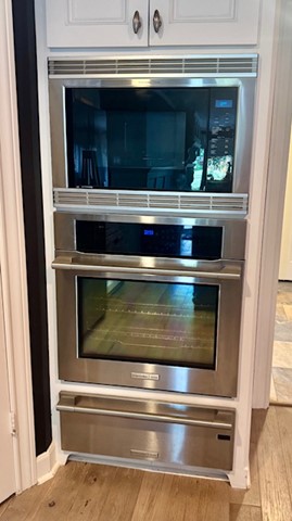 Electrolux Microwave, Oven, and Bread Warmer