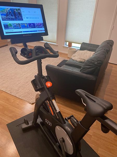 NordicTrack S22i Studio Bike + Extra Wide Comfort
