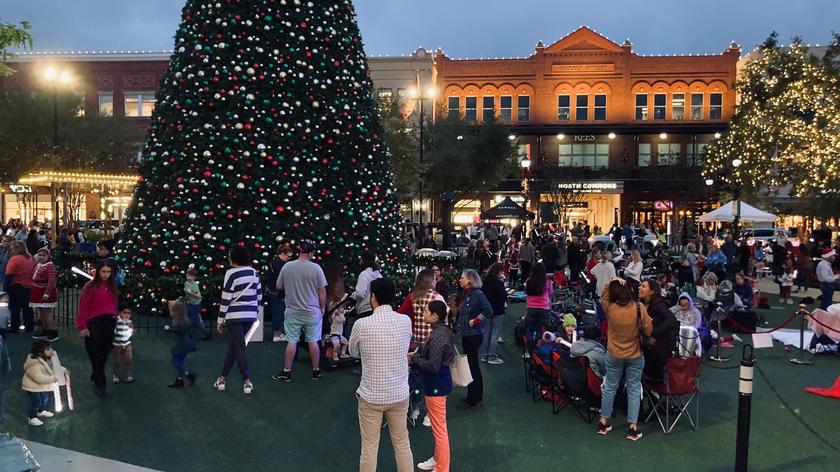 Market Street hosted thousands of attendees at its annual Lighting of the Tree celebration