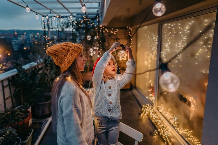 Brighten your holidays safely with lighting tips from Entergy Texas