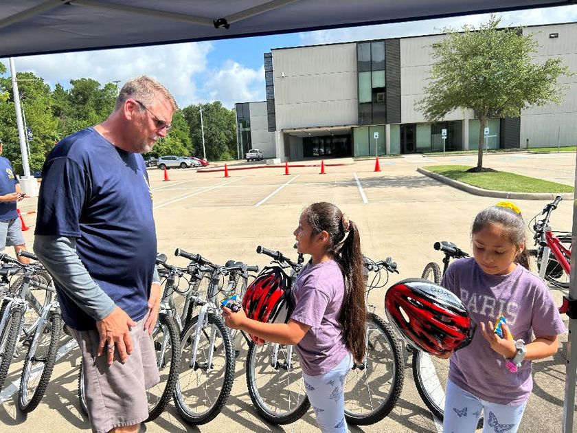 Hosted at LSC-University Park, Harris County Precinct One’s RideONE program provided students with free helmets and hands-on training in bike safety, riding skills, and maintenance.