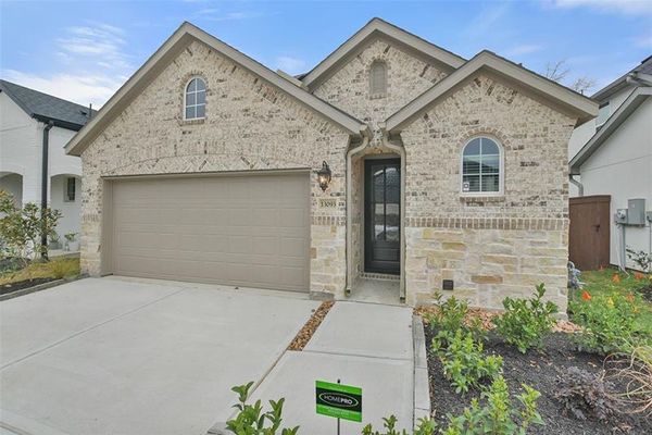 Front yard and exterior of 13093 Brookwood Bend