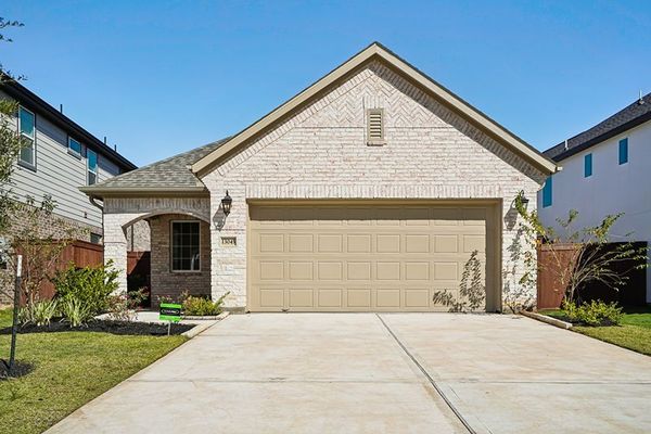 Front yard and exterior of 13045 Brookwood Bend