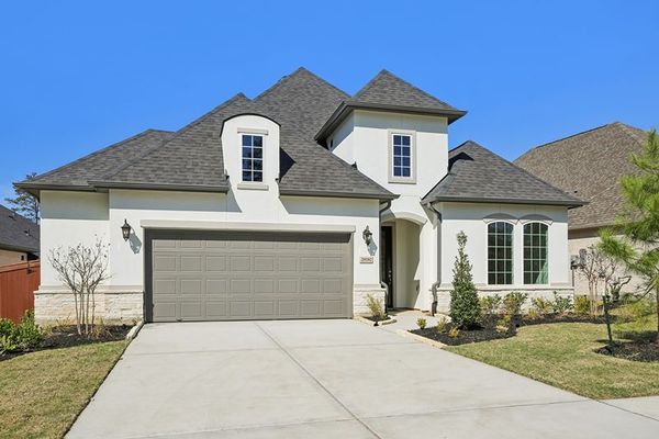 Front yard and exterior of 29787 Brushy Gables