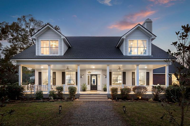 Stunning Custom Home on 27 Acres Of Working Land with 10 Car Garage - Minutes From The Woodlands!